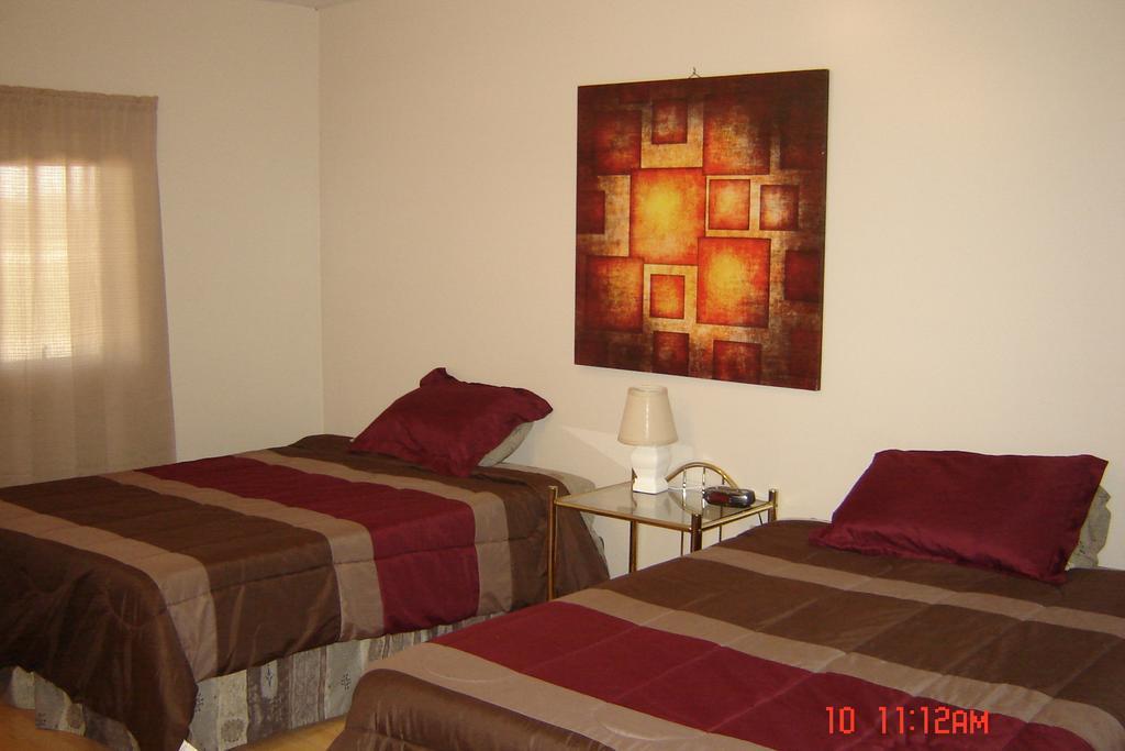 Midway Motel Radisson Room photo